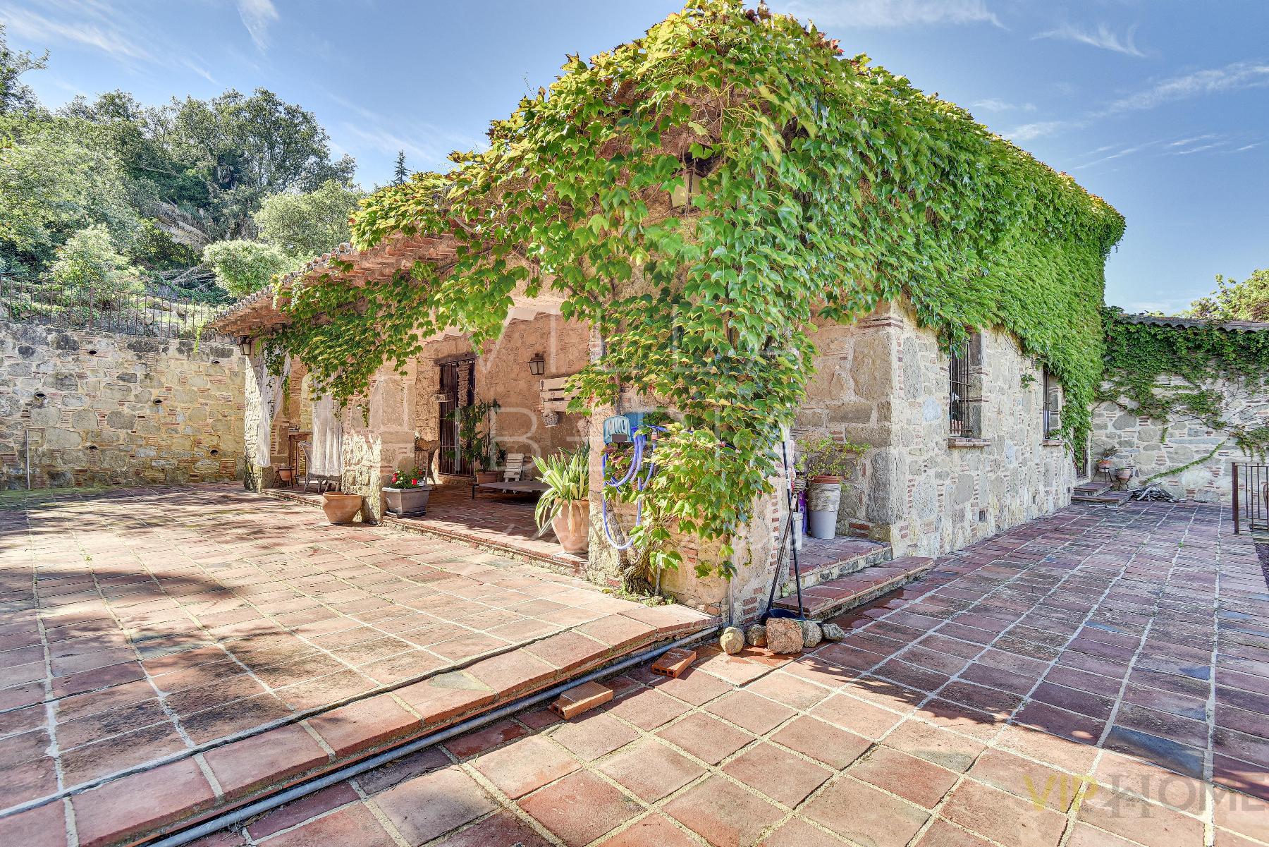 Venda de masia a Sant Antoni de Calonge