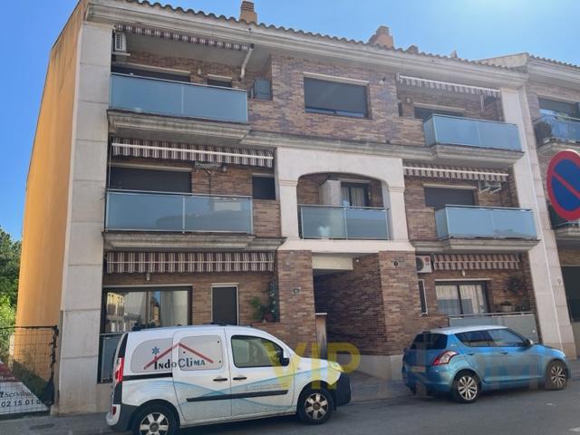For sale of apartment in Llagostera