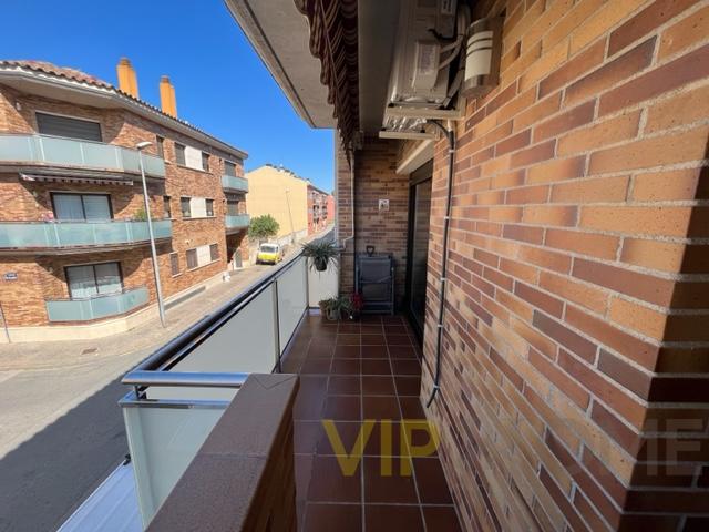 For sale of apartment in Llagostera