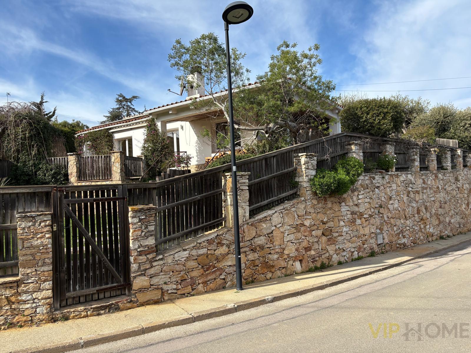 For sale of chalet in Begur