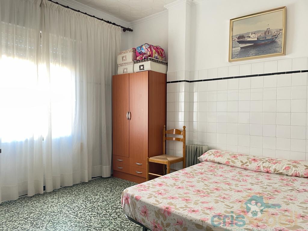 For sale of flat in Águilas
