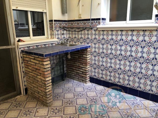 For sale of house in Ceutí