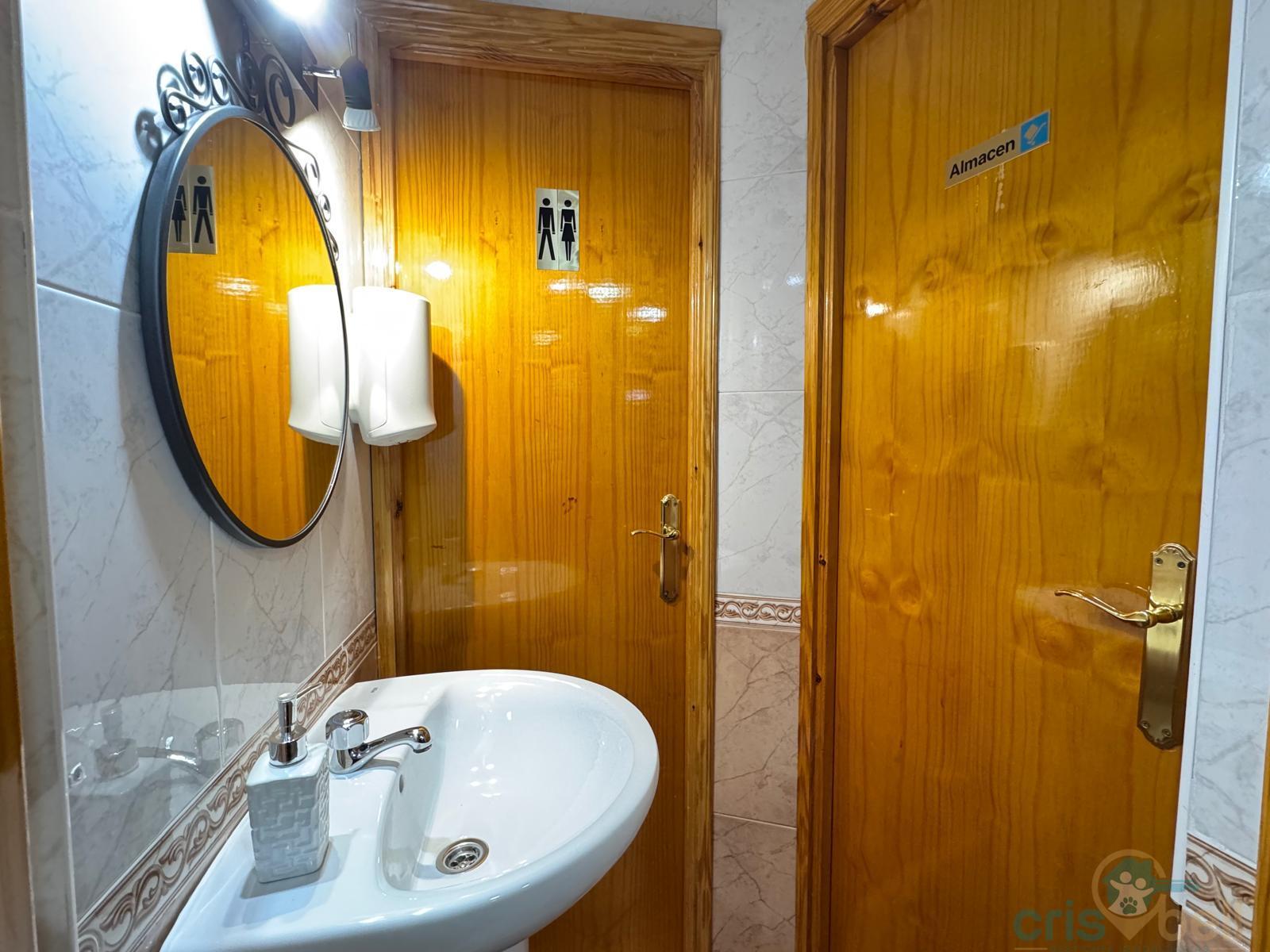 For sale of commercial in Lorca