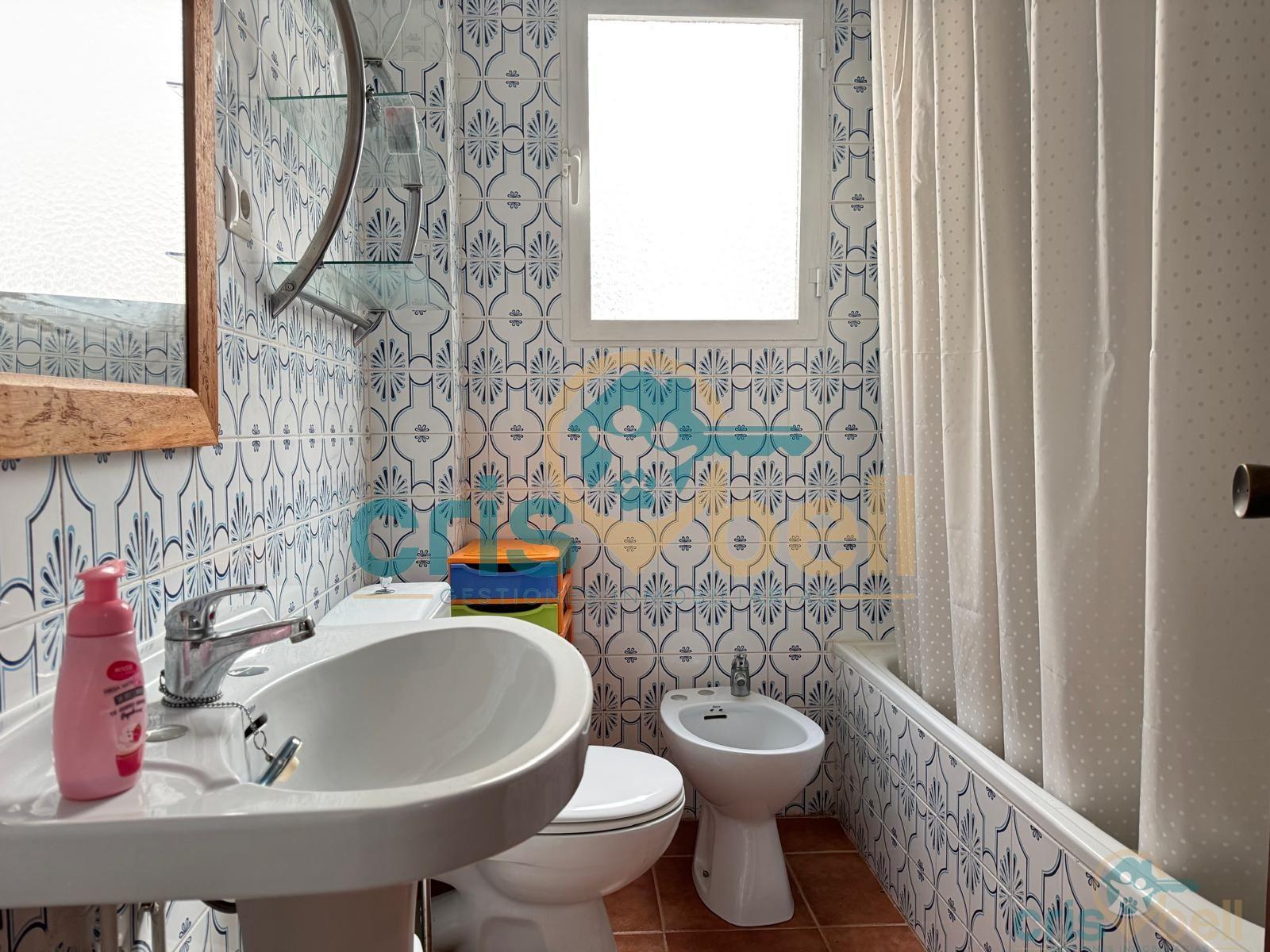 For sale of flat in Águilas