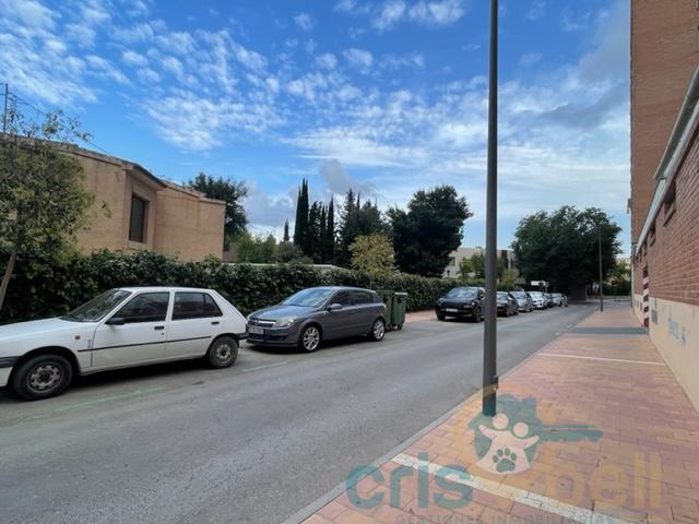 For rent of garage in Lorca