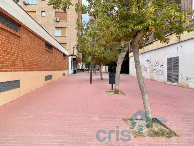 For rent of garage in Lorca