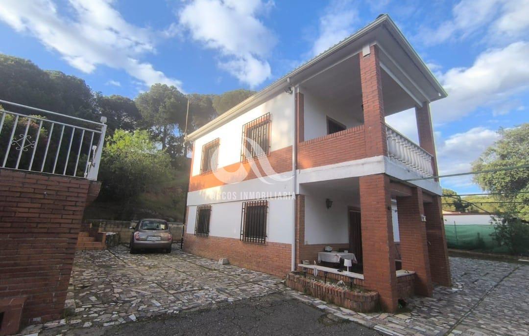 For sale of chalet in Córdoba