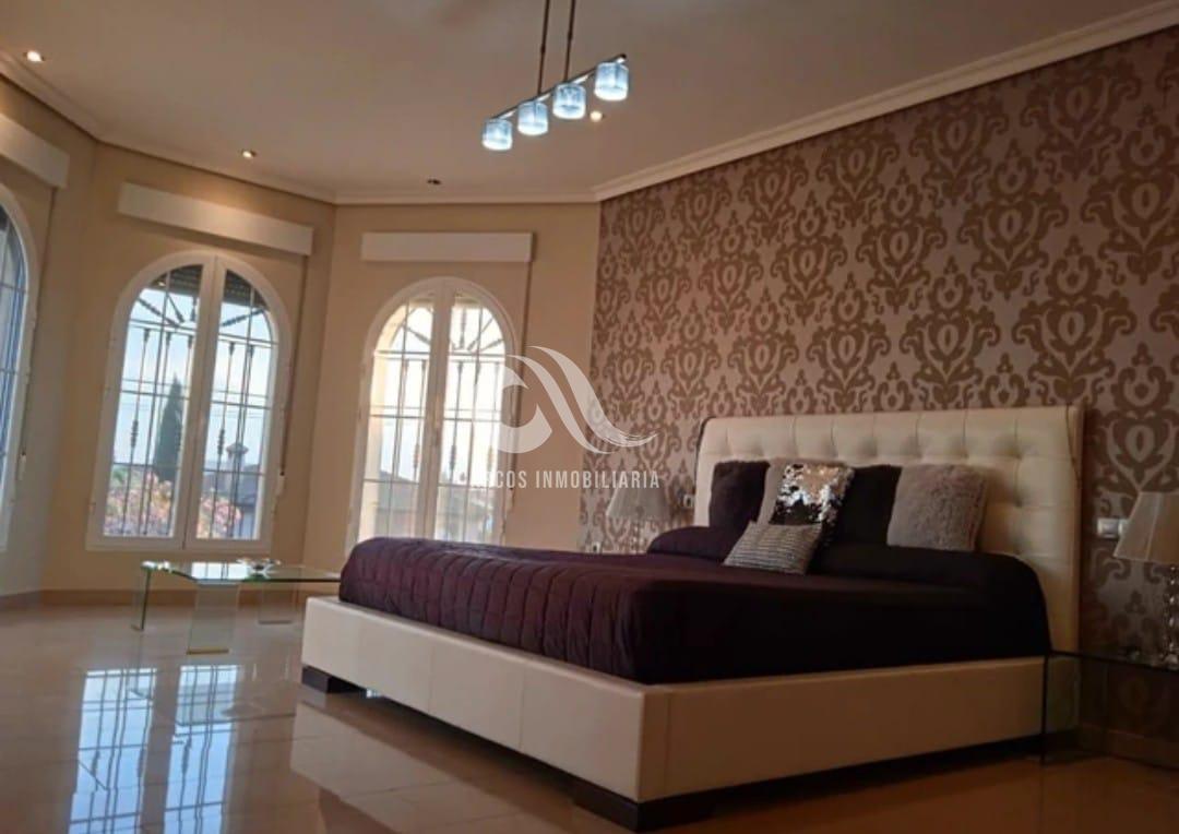 For sale of chalet in Córdoba