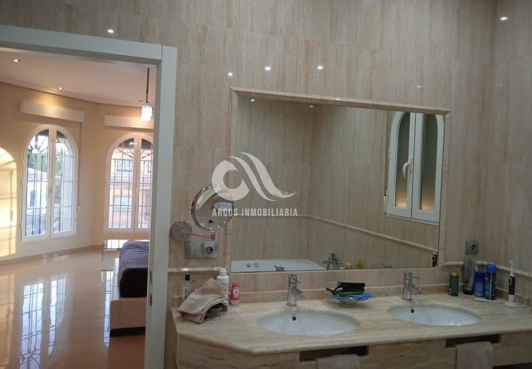 For sale of chalet in Córdoba