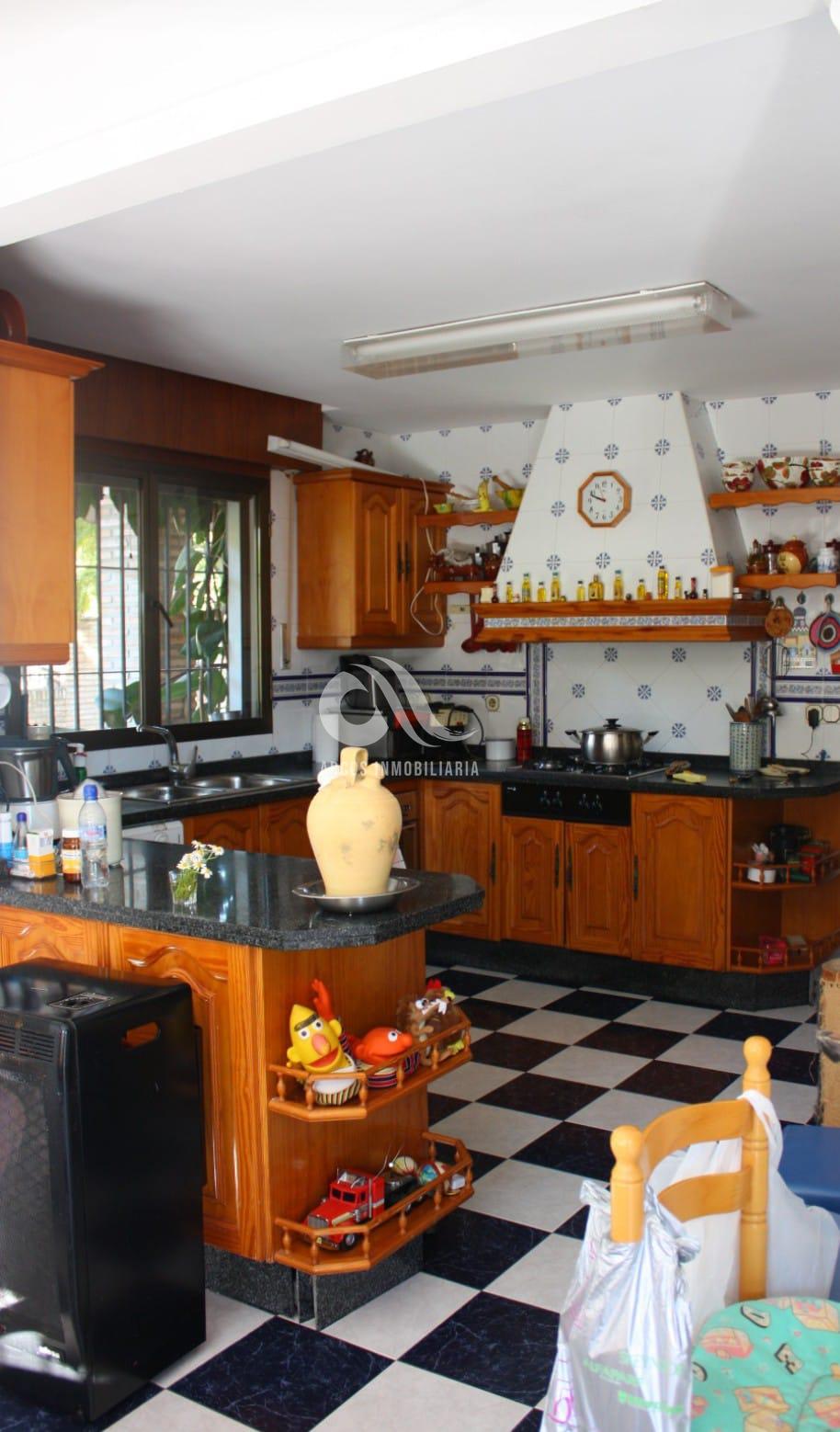 For sale of chalet in Córdoba