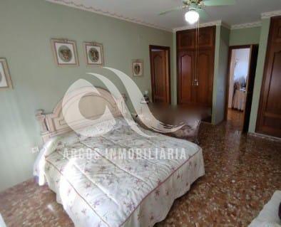 For sale of chalet in Córdoba