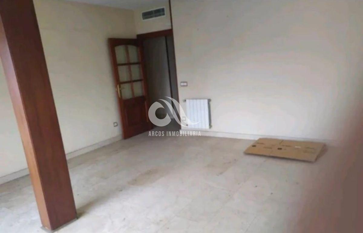 For sale of flat in Córdoba