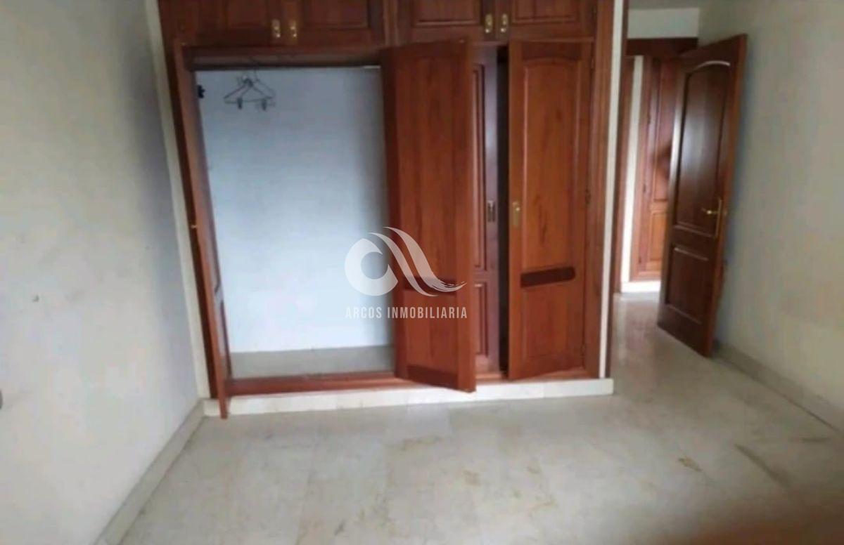 For sale of flat in Córdoba
