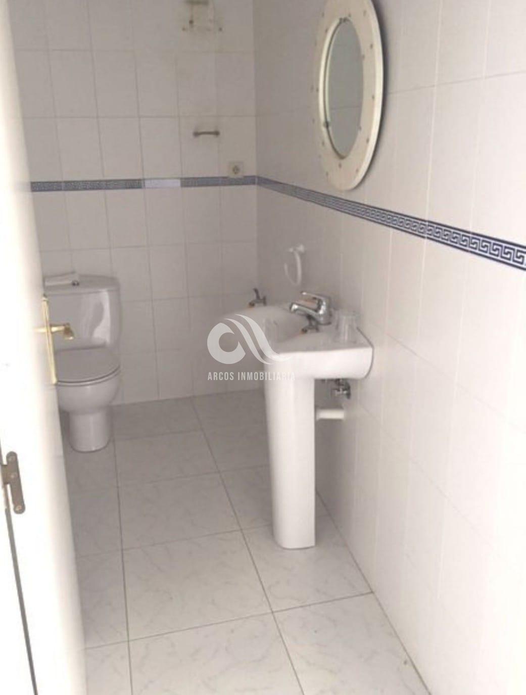 For sale of commercial in Córdoba