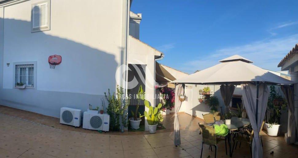 For sale of house in Córdoba