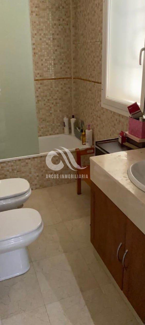 For sale of house in Córdoba