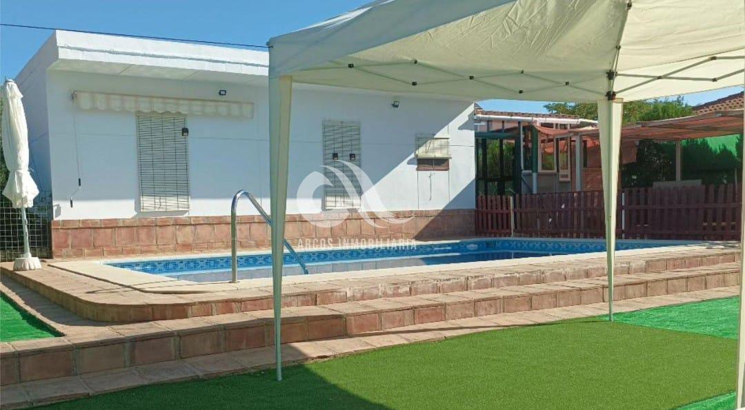 For sale of chalet in Córdoba
