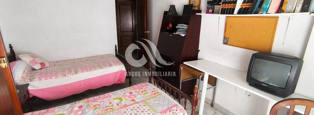 For sale of flat in Córdoba