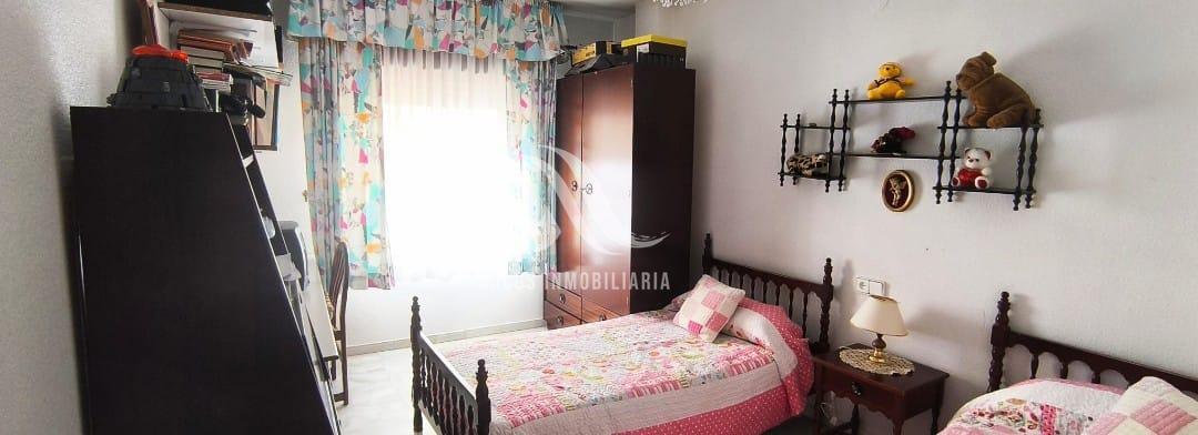 For sale of flat in Córdoba