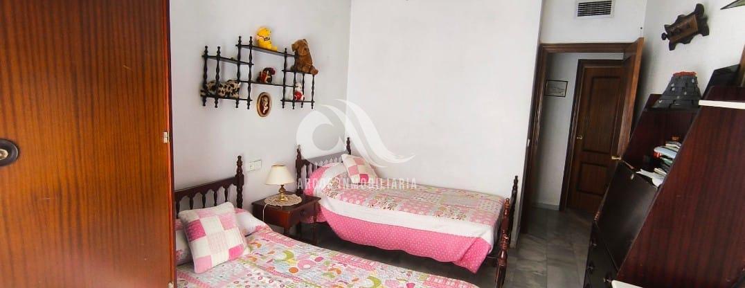 For sale of flat in Córdoba