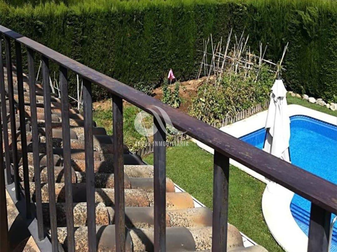 For sale of chalet in Córdoba