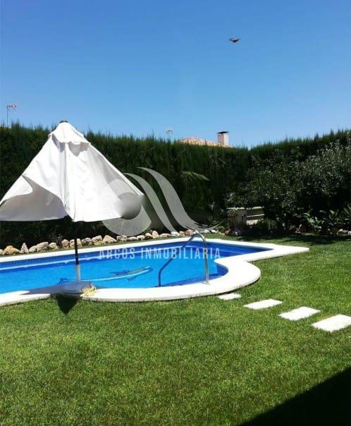 For sale of chalet in Córdoba