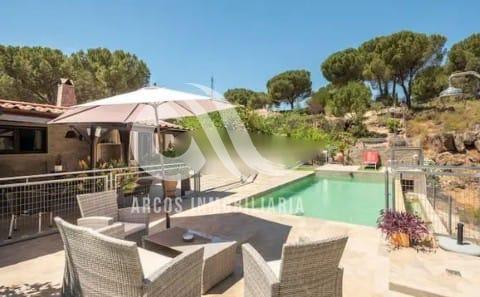 For sale of chalet in Córdoba