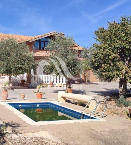 For sale of chalet in Córdoba