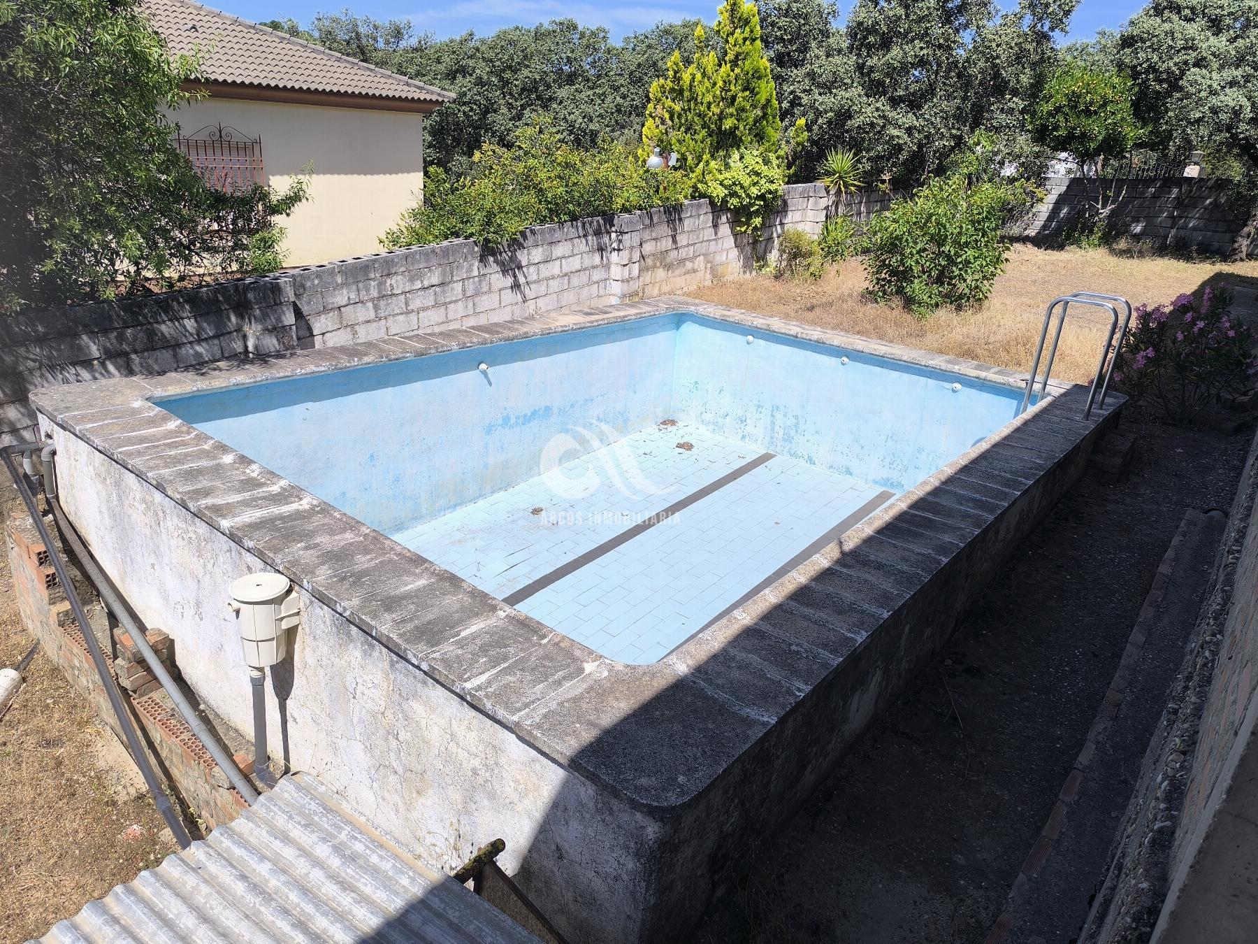 For sale of chalet in Córdoba