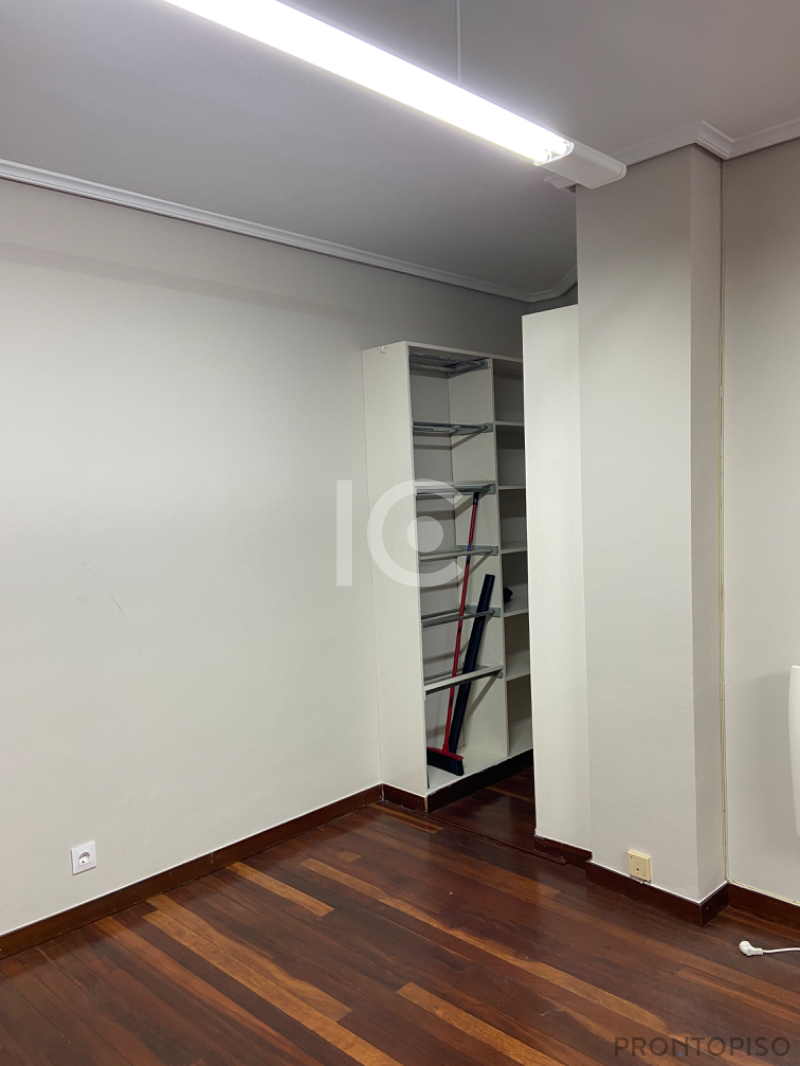 For sale of office in Getxo