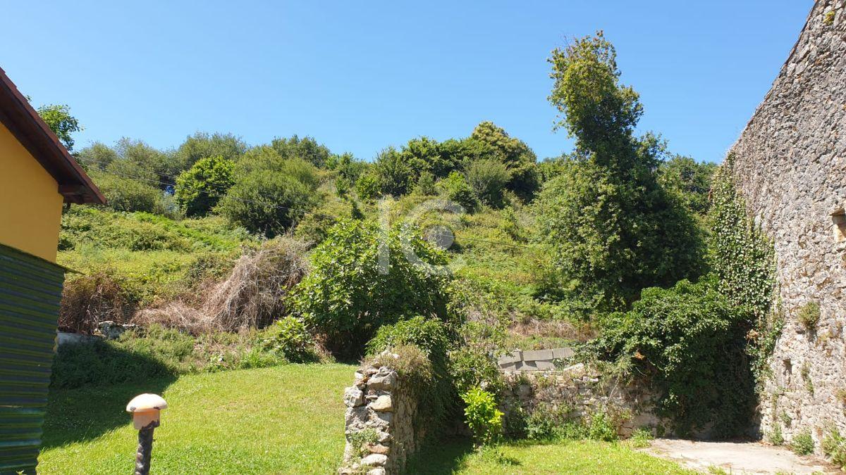 For sale of land in Bárcena de Cicero