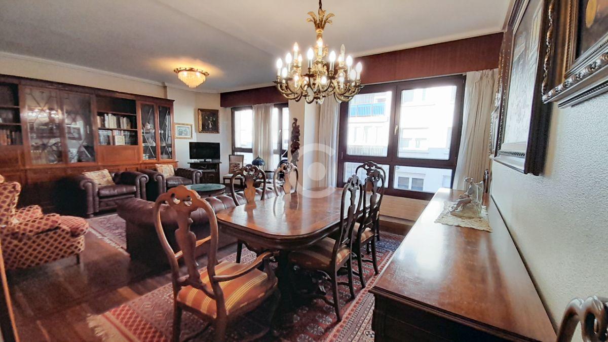 For sale of flat in Getxo