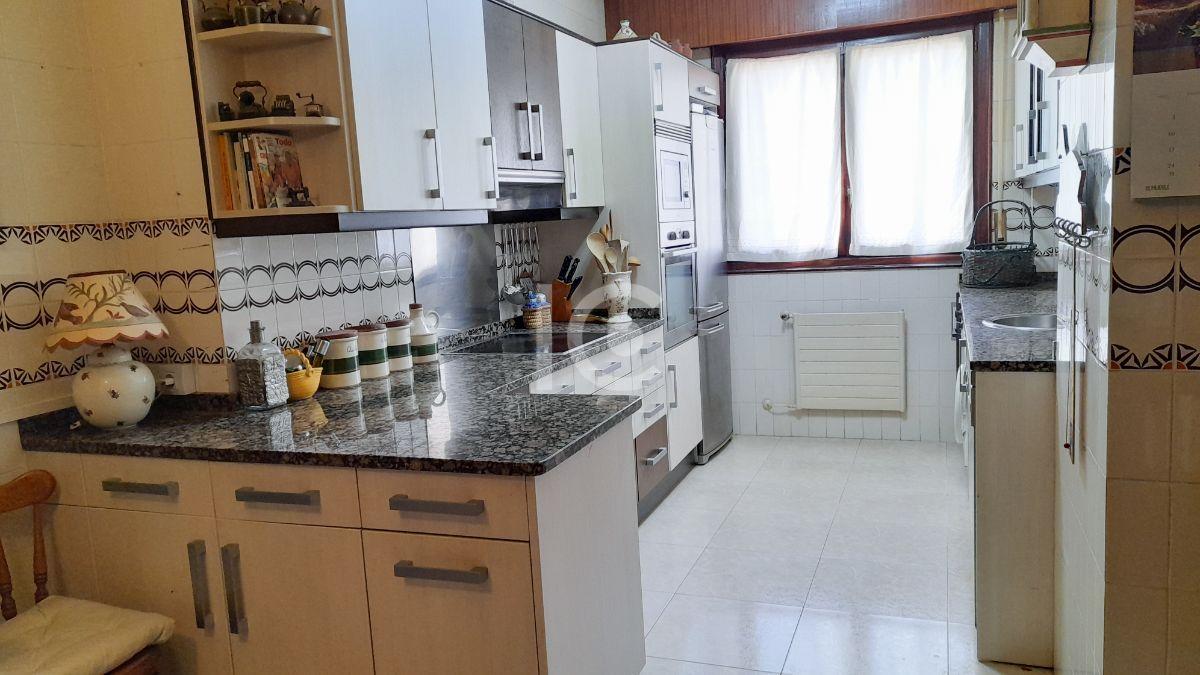 For sale of flat in Getxo
