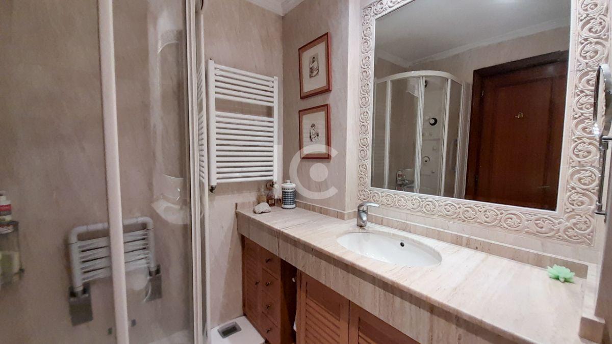 For sale of flat in Getxo