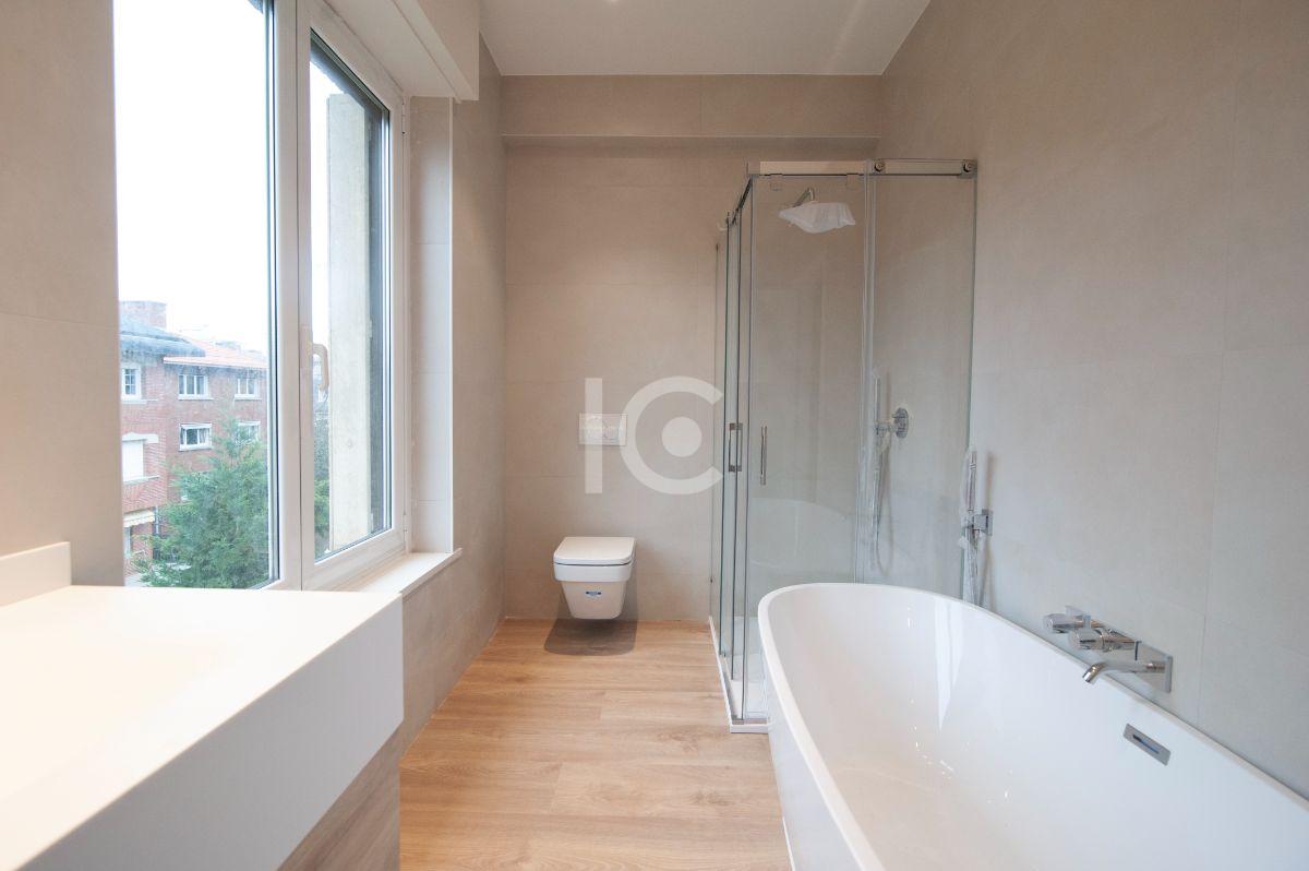 For sale of flat in Getxo