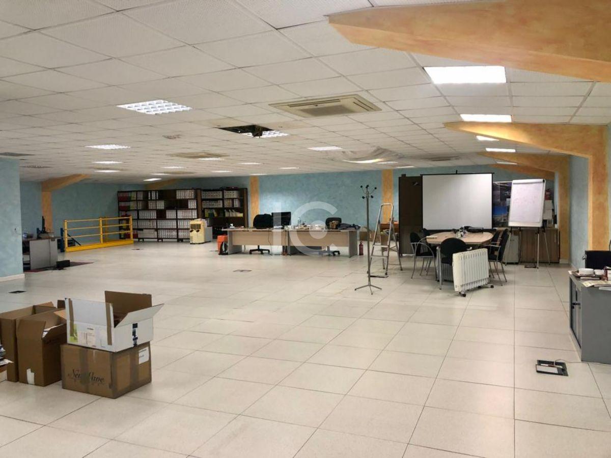 For sale of industrial plant/warehouse in Berango