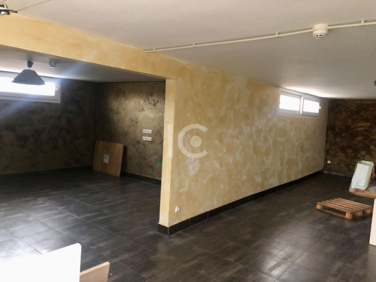For sale of industrial plant/warehouse in Berango