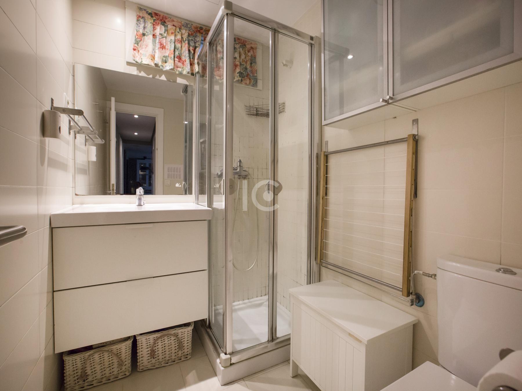 For sale of apartment in Getxo