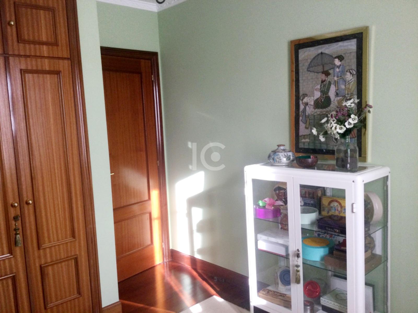 For sale of chalet in Urduliz