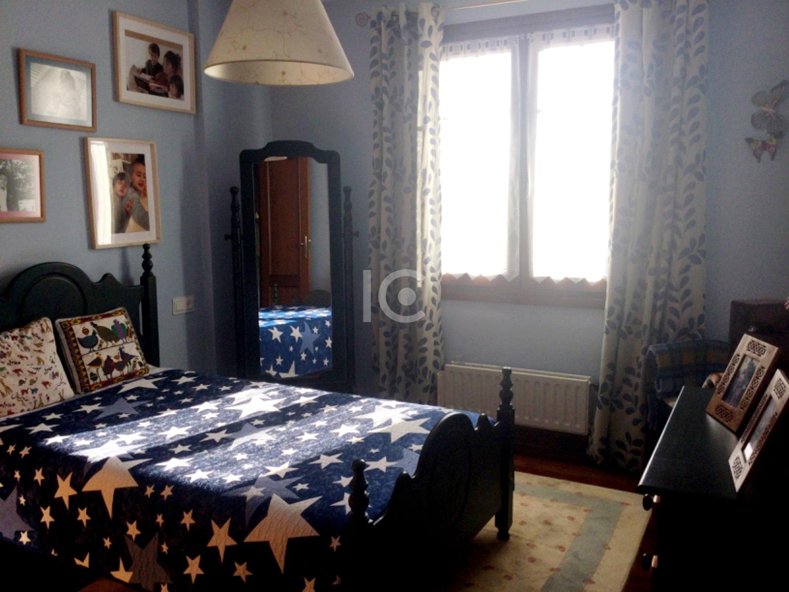 For sale of chalet in Urduliz