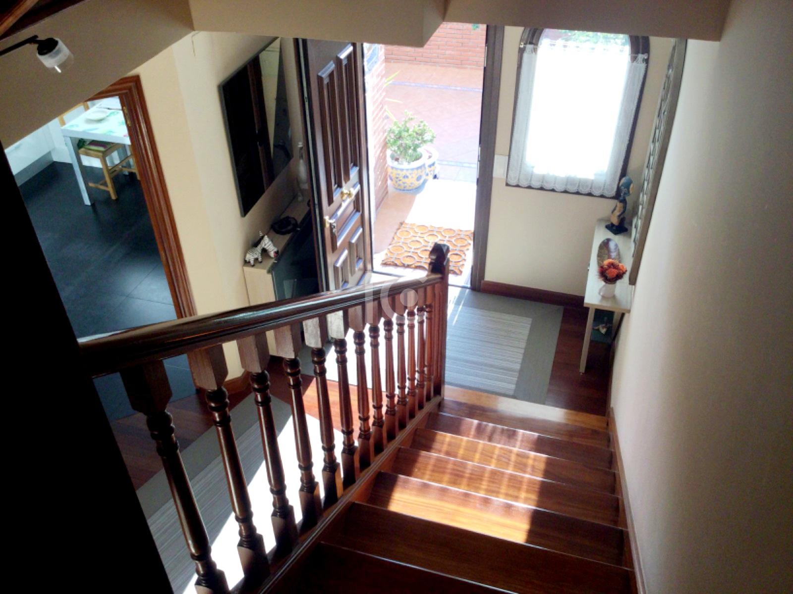 For sale of chalet in Urduliz