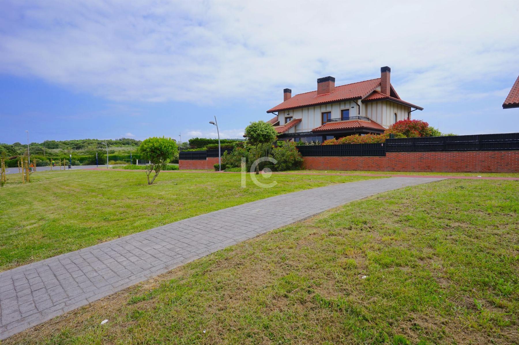 For sale of chalet in Sopelana