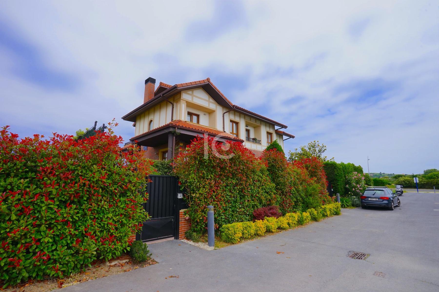 For sale of chalet in Sopelana