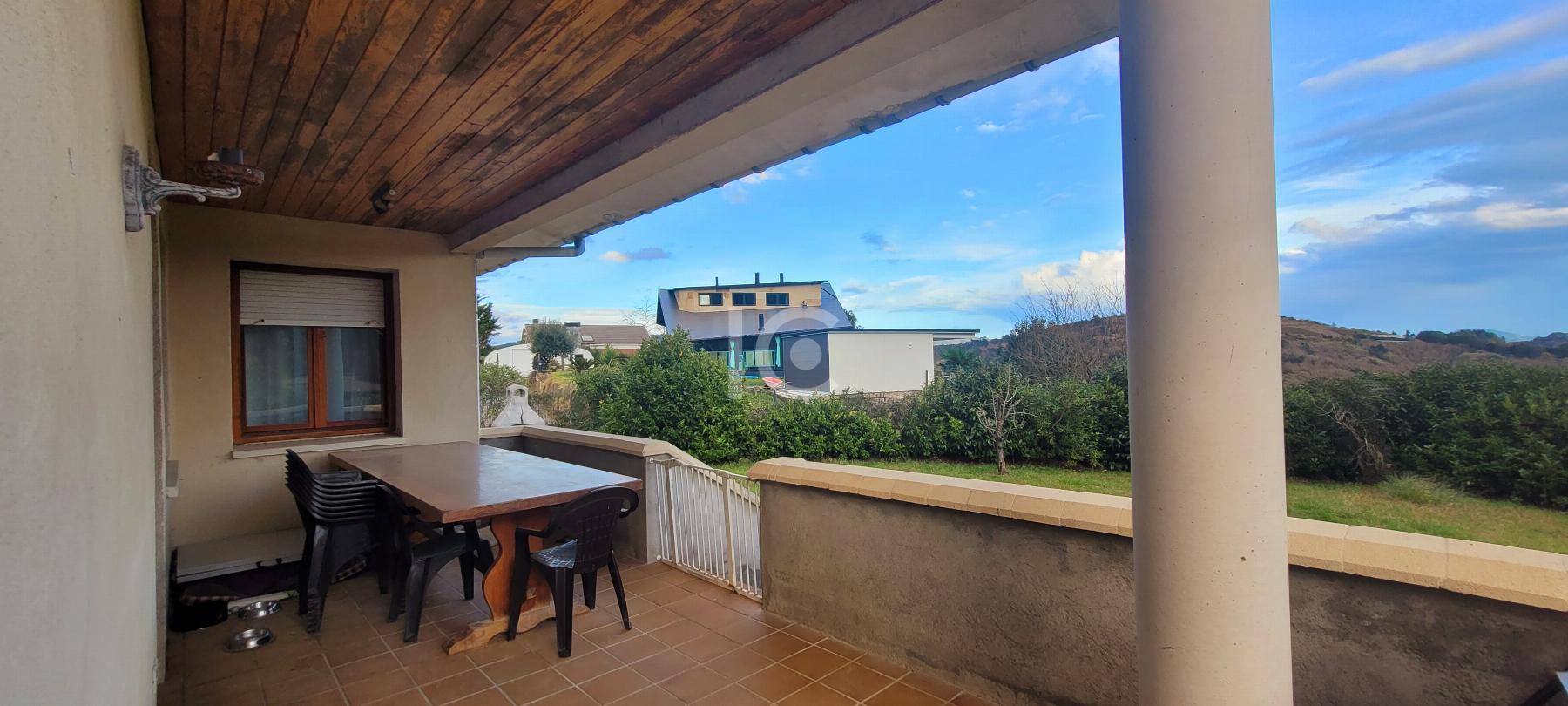 For sale of chalet in Plentzia