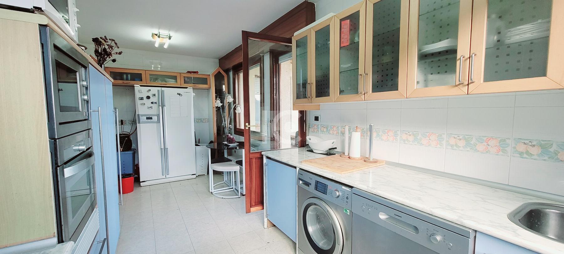 For sale of chalet in Plentzia