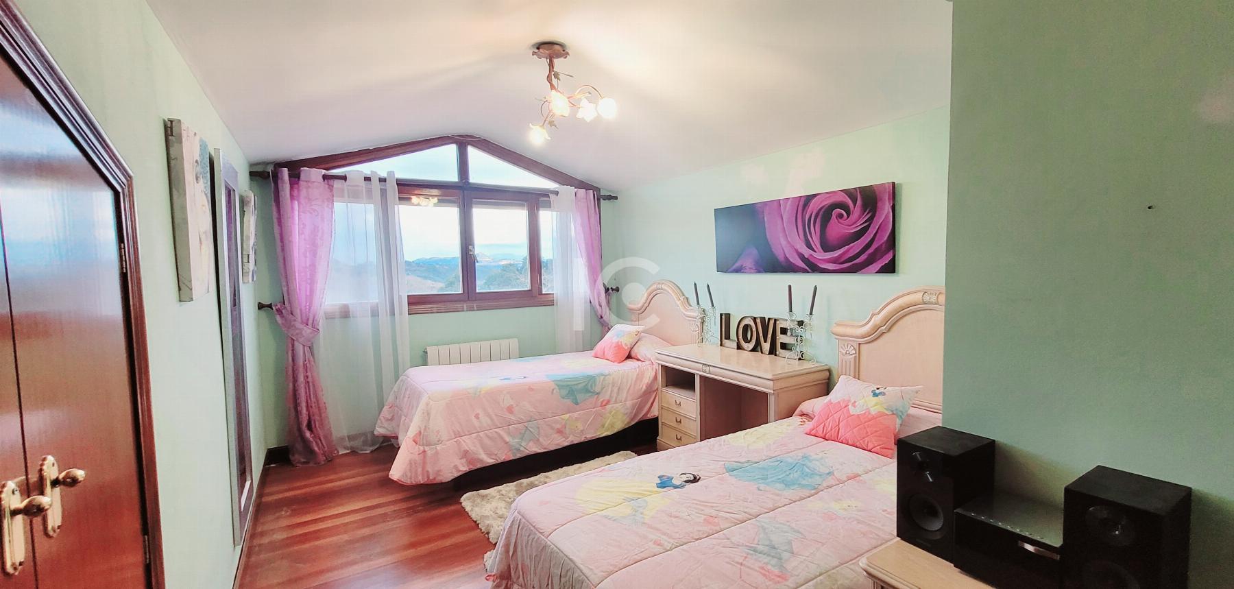 For sale of chalet in Plentzia