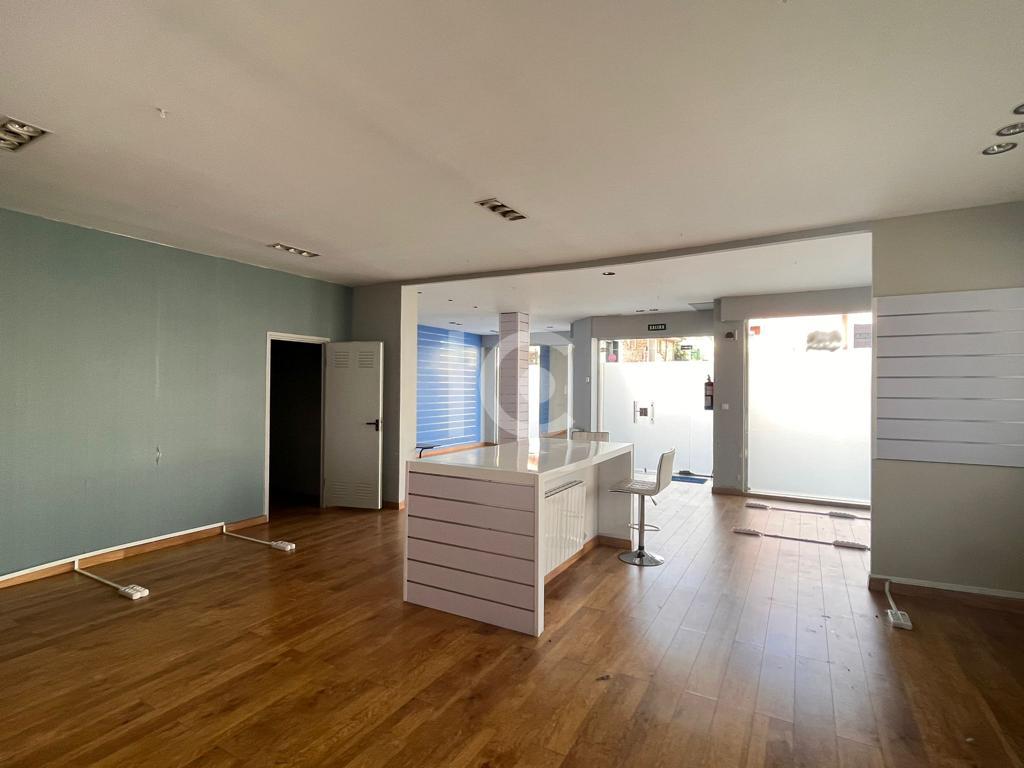 For rent of commercial in Berango