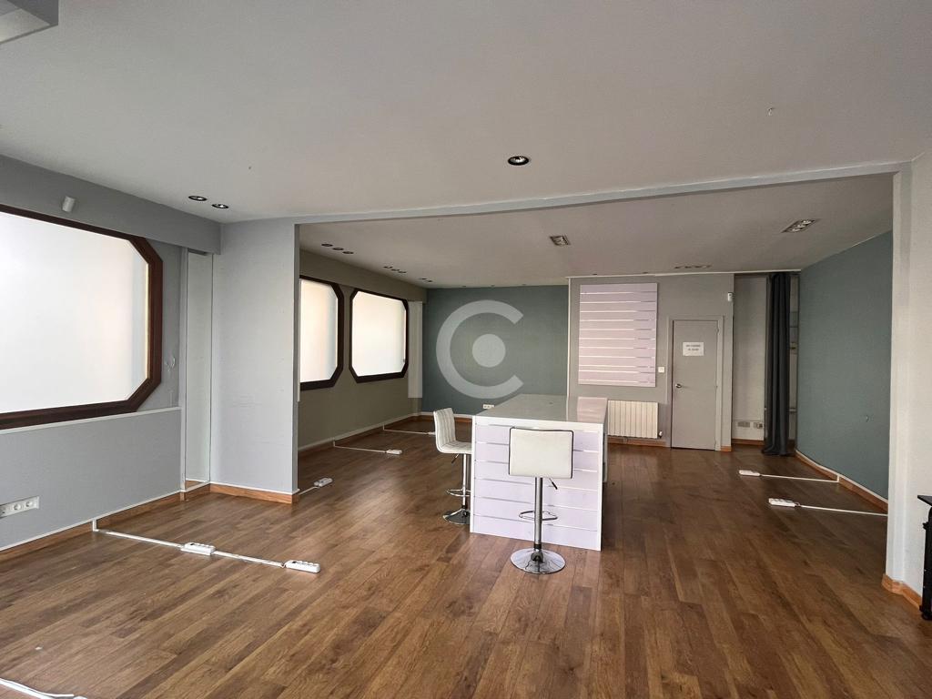 For rent of commercial in Berango