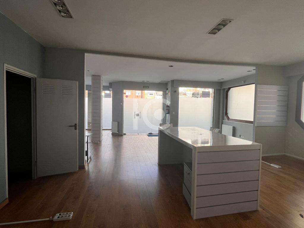 For rent of commercial in Berango