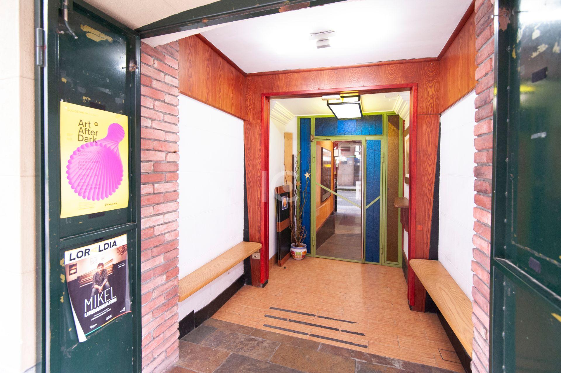 For sale of commercial in Portugalete
